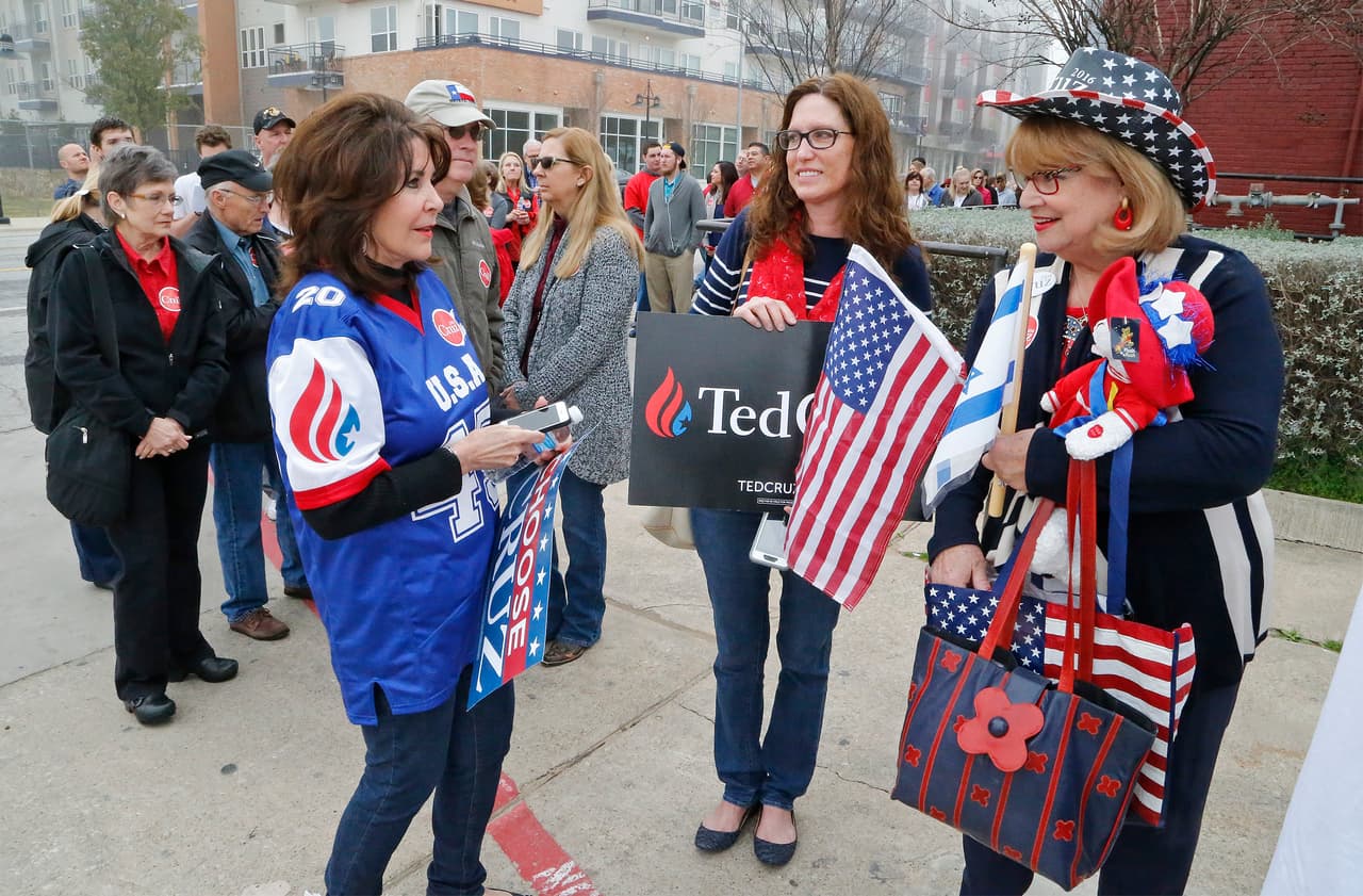 A unas horas de que se abran las casillas para las elecciones del Súper Martes, el candidato republicano Ted Cruz hizo una gira por Texas para conseguir más apoyo. Cruz comenzó su gira con Dallas, para luego visitar San Antonio y seguir más tarde con Houston. De acuerdo con expertos, las elecciones de este 1 marzo podrían determinar quiénes serían los candidatos presidenciales que competirán en las elecciones de noviembre.
