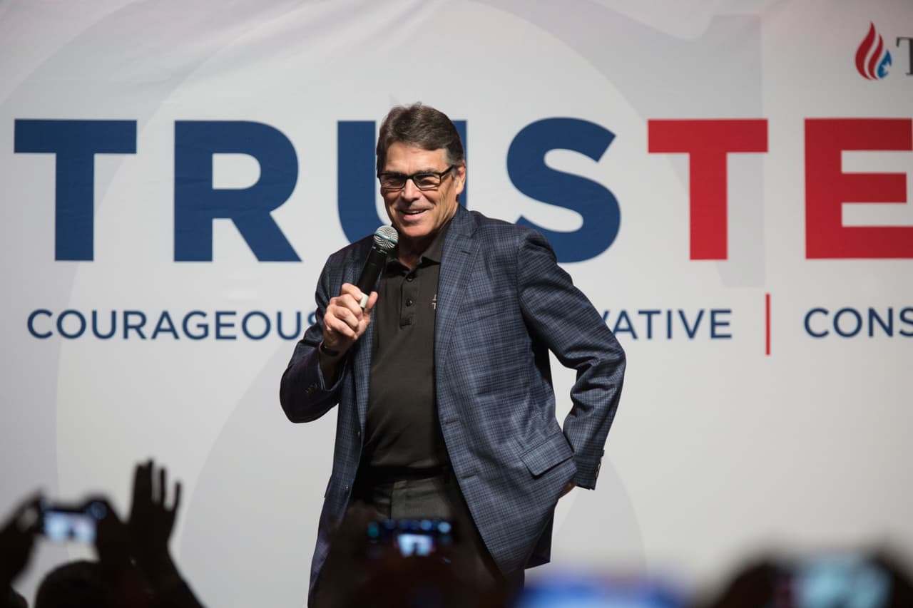 A unas horas de que se abran las casillas para las elecciones del Súper Martes, el candidato republicano Ted Cruz hizo una gira por Texas para conseguir más apoyo. Cruz comenzó su gira con Dallas, para luego visitar San Antonio y seguir más tarde con Houston. De acuerdo con expertos, las elecciones de este 1 marzo podrían determinar quiénes serían los candidatos presidenciales que competirán en las elecciones de noviembre.