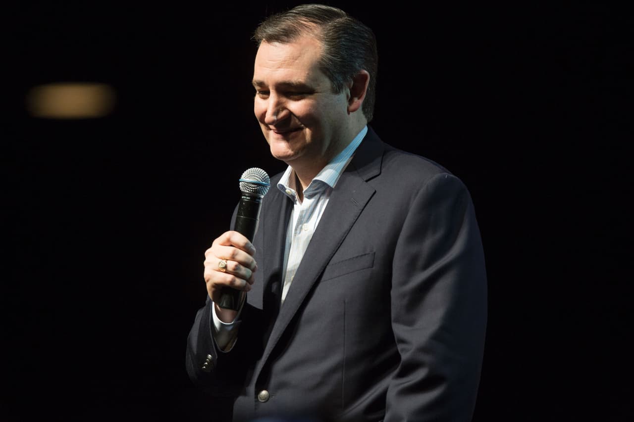 A unas horas de que se abran las casillas para las elecciones del Súper Martes, el candidato republicano Ted Cruz hizo una gira por Texas para conseguir más apoyo. Cruz comenzó su gira con Dallas, para luego visitar San Antonio y seguir más tarde con Houston. De acuerdo con expertos, las elecciones de este 1 marzo podrían determinar quiénes serían los candidatos presidenciales que competirán en las elecciones de noviembre.