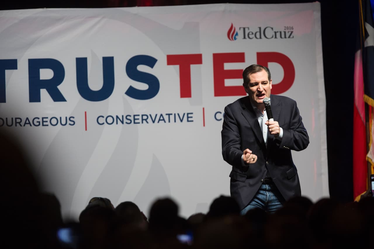 A unas horas de que se abran las casillas para las elecciones del Súper Martes, el candidato republicano Ted Cruz hizo una gira por Texas para conseguir más apoyo. Cruz comenzó su gira con Dallas, para luego visitar San Antonio y seguir más tarde con Houston. De acuerdo con expertos, las elecciones de este 1 marzo podrían determinar quiénes serían los candidatos presidenciales que competirán en las elecciones de noviembre.