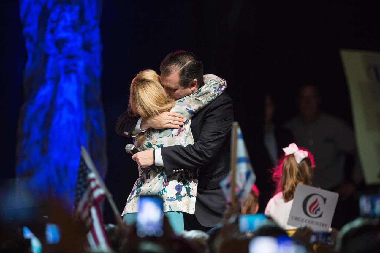 A unas horas de que se abran las casillas para las elecciones del Súper Martes, el candidato republicano Ted Cruz hizo una gira por Texas para conseguir más apoyo. Cruz comenzó su gira con Dallas, para luego visitar San Antonio y seguir más tarde con Houston. De acuerdo con expertos, las elecciones de este 1 marzo podrían determinar quiénes serían los candidatos presidenciales que competirán en las elecciones de noviembre.