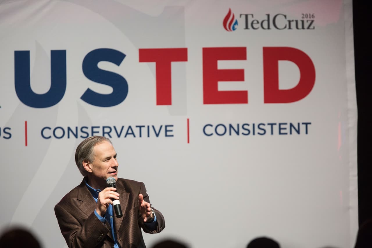 A unas horas de que se abran las casillas para las elecciones del Súper Martes, el candidato republicano Ted Cruz hizo una gira por Texas para conseguir más apoyo. Cruz comenzó su gira con Dallas, para luego visitar San Antonio y seguir más tarde con Houston. De acuerdo con expertos, las elecciones de este 1 marzo podrían determinar quiénes serían los candidatos presidenciales que competirán en las elecciones de noviembre.
