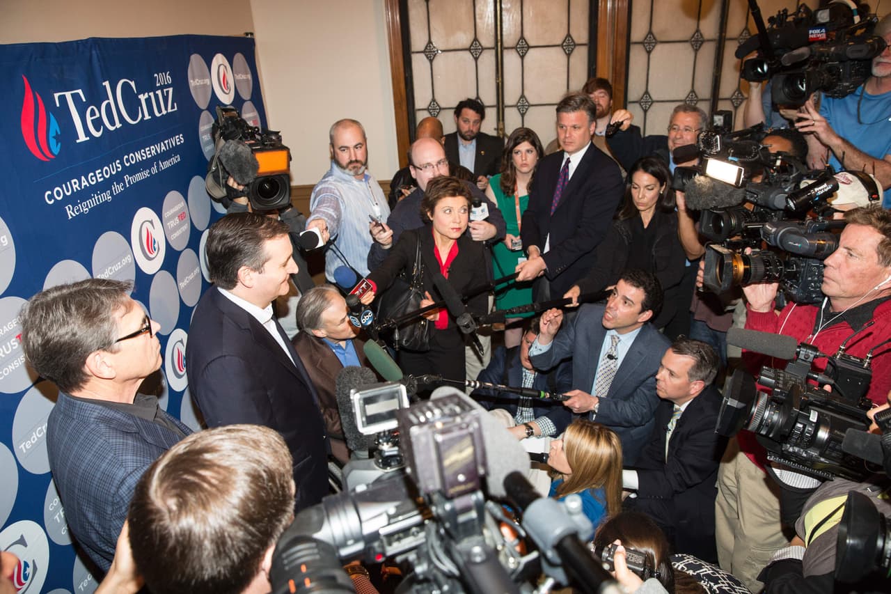 A unas horas de que se abran las casillas para las elecciones del Súper Martes, el candidato republicano Ted Cruz hizo una gira por Texas para conseguir más apoyo. Cruz comenzó su gira con Dallas, para luego visitar San Antonio y seguir más tarde con Houston. De acuerdo con expertos, las elecciones de este 1 marzo podrían determinar quiénes serían los candidatos presidenciales que competirán en las elecciones de noviembre.