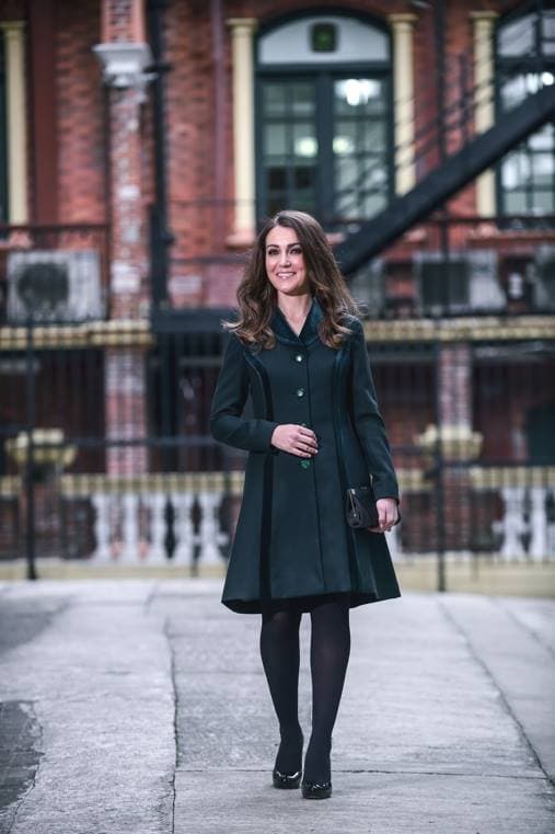 Si bien, tanto ella como Kate tienen cabello castaño, ojos azules y bella sonrisa...