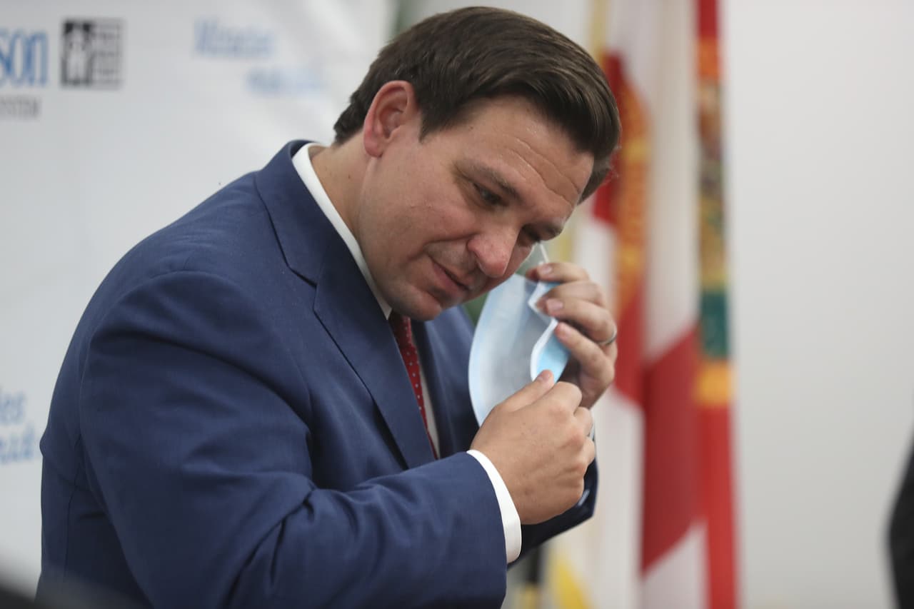 Gobernador de Florida, Ron DeSantis.