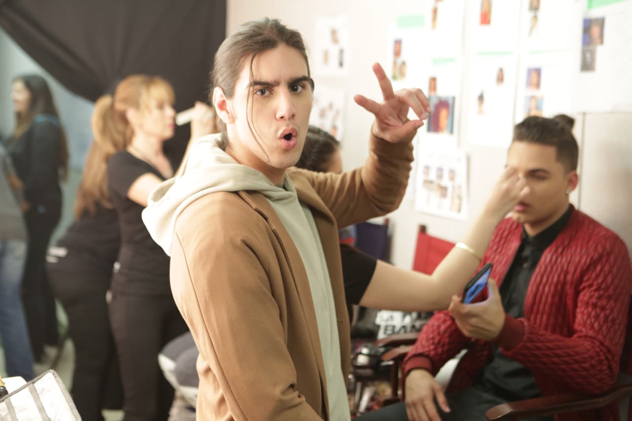 Peace and Love, nos dijo Félix.