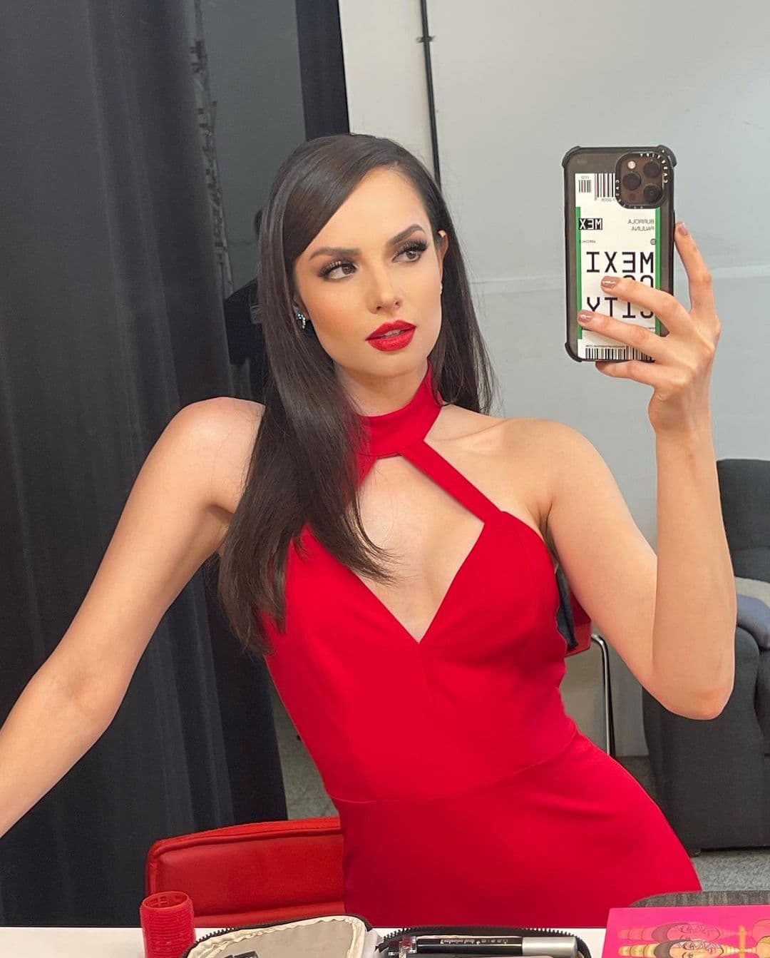 En el 2011, representó a su estado en Nuestra Belleza México.