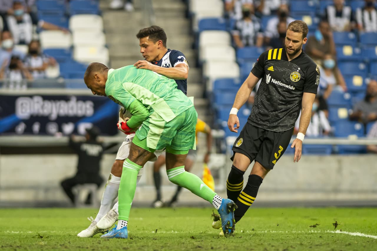 Con doblete de Maximiliano Meza y gol de Miguel Layún, Monterrey vence 3-0 al Columbus Crew y gracias al marcador global de 5-2, los regios toman su lugar entre los mejores cuatro del torneo.