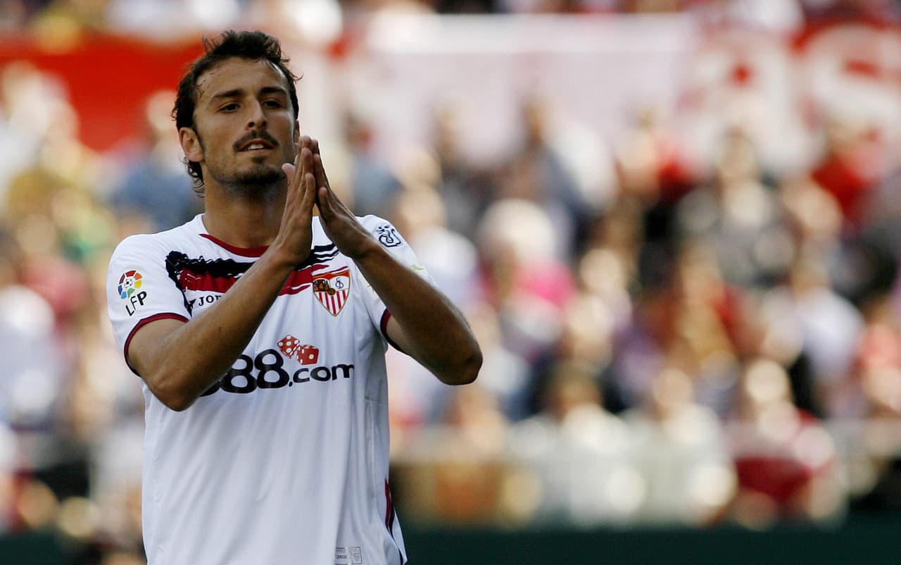 El defensa español Antonio Puerta no murió en un campo de juego ni entrenando, pero sus horas finales comenzaron en el partido ante Getafe de la temporada 2007/2008 cuando perdió el conocimiento. Tres días después falleció por una encefalopatía postanóxica.