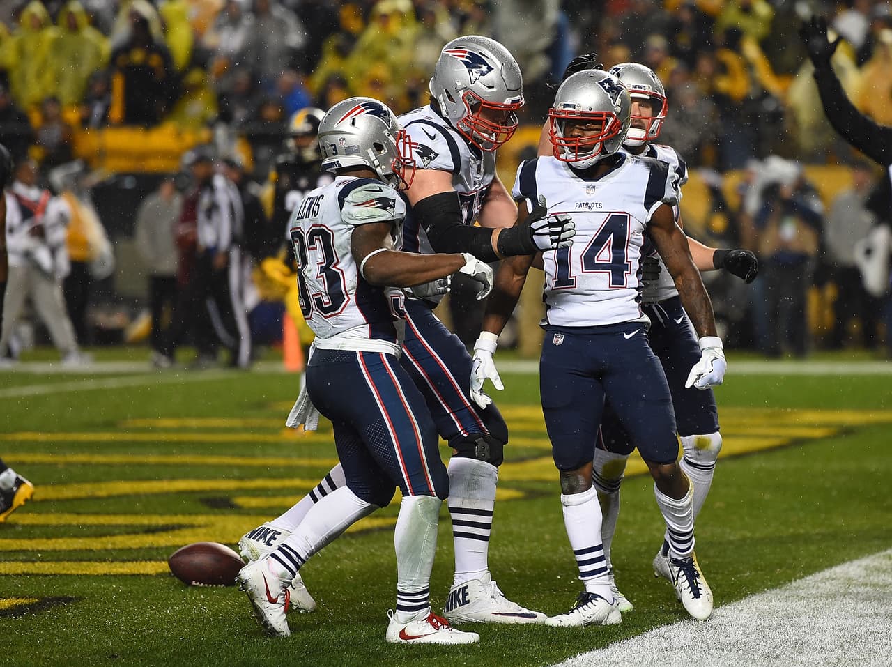 Patriots cerró la diferencia con una anotación en el tercer cuarto y un gol de campo en el último cuarto para poner el juego 24-19.