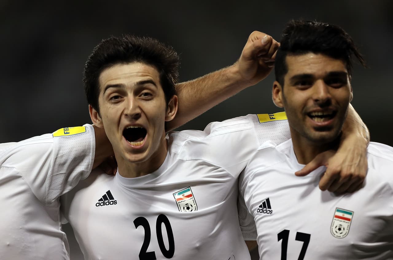 El delantero Sardar Azmoun (izq.) es la figura de Irán y el hombre que de ese país sobresale a nivel internacional en la Liga de Rusia, en la actualidad con Rostov.