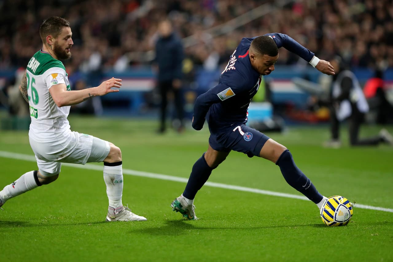 Con goles de Naymar, triplete de Icardi, Mbappé y un autogol de Jessy Moulin, el PSG golea en casa 6-1 al Saint-Ettiene.