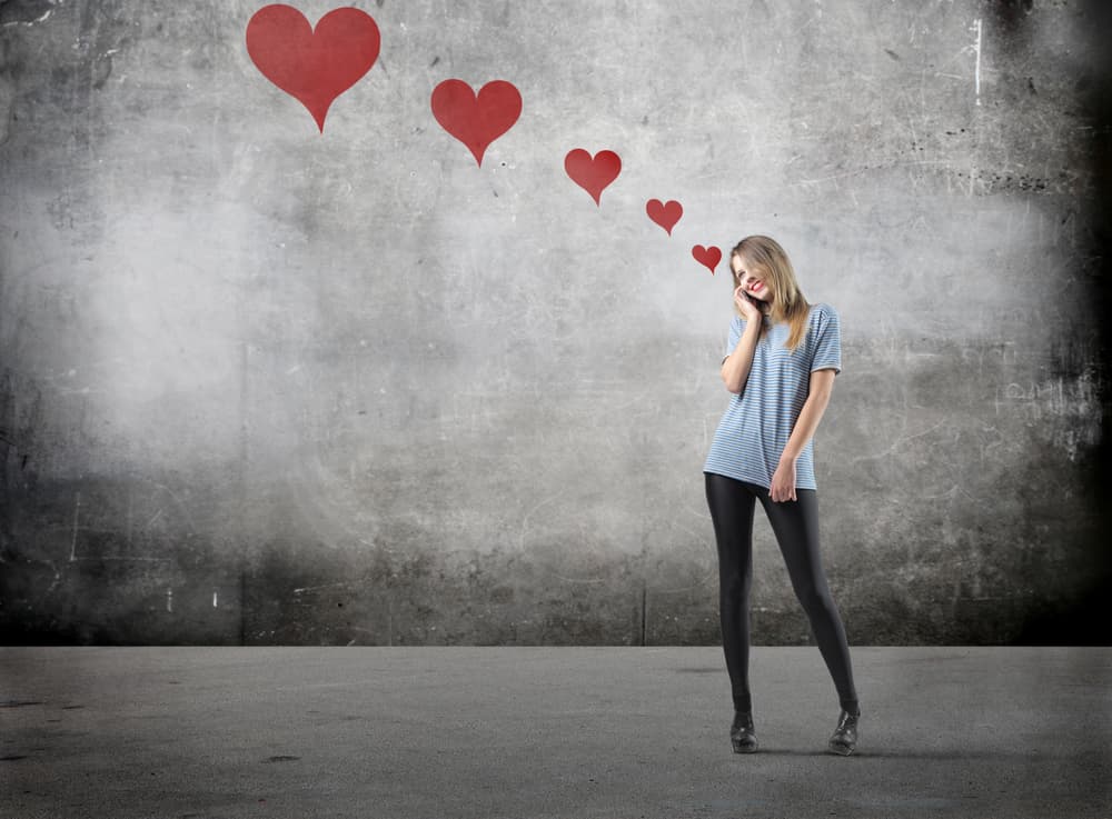 <b>PISCIS</b>
<br>Eres un ser que se muestra tal cual es, sin vergüenza, por eso es un excelente momento para dar todo por alguien, ya sea que estés en pareja o que desees una relación seria.
<br>