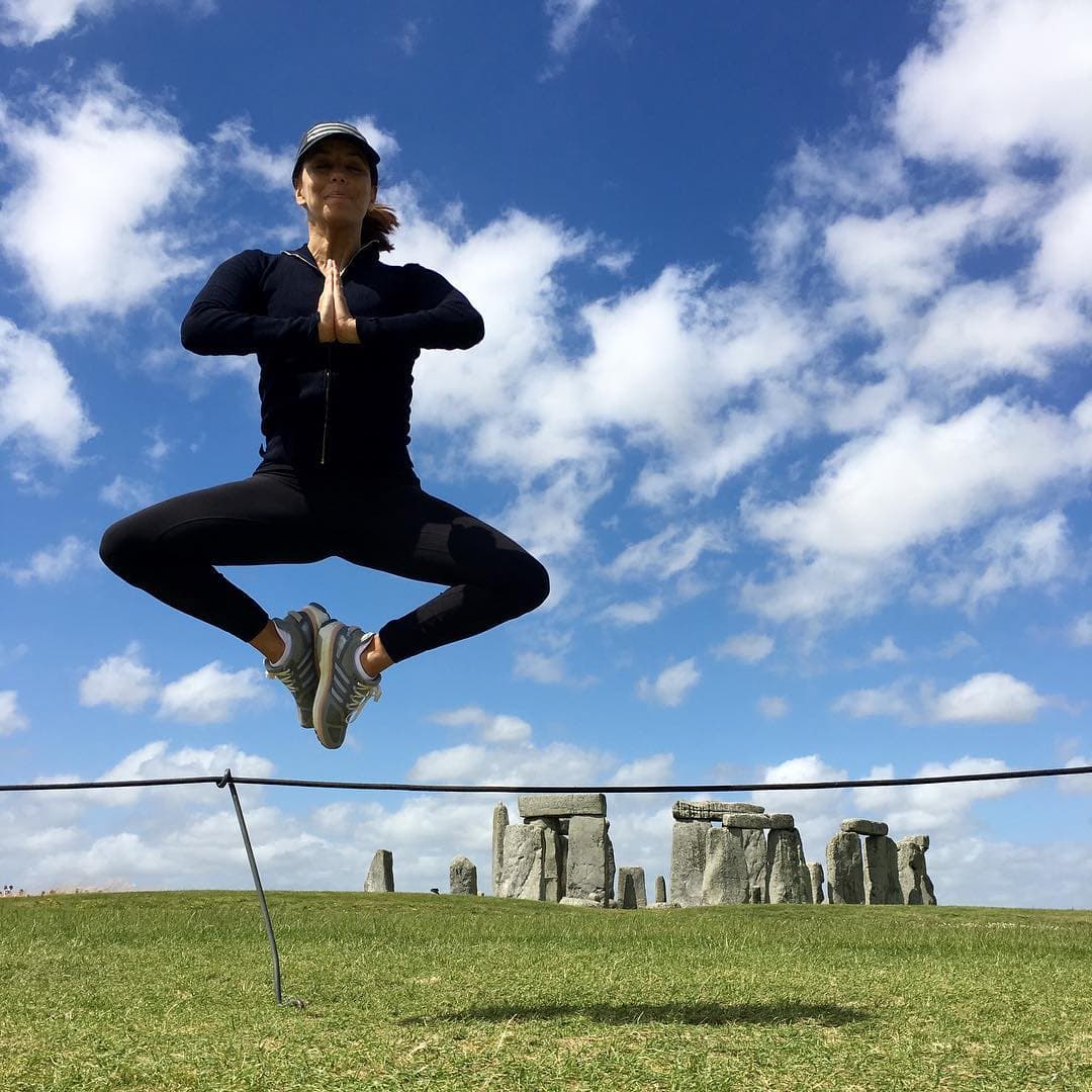 Eva Longoria visitó la maravilla aruitectónica Stonehenge y se tomó esta original foto.