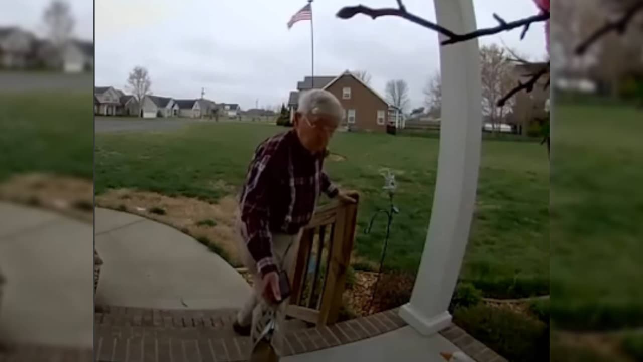 Repartidor de 78 años se vuelve viral y recibe más de 500 mil dólares para su jubilación