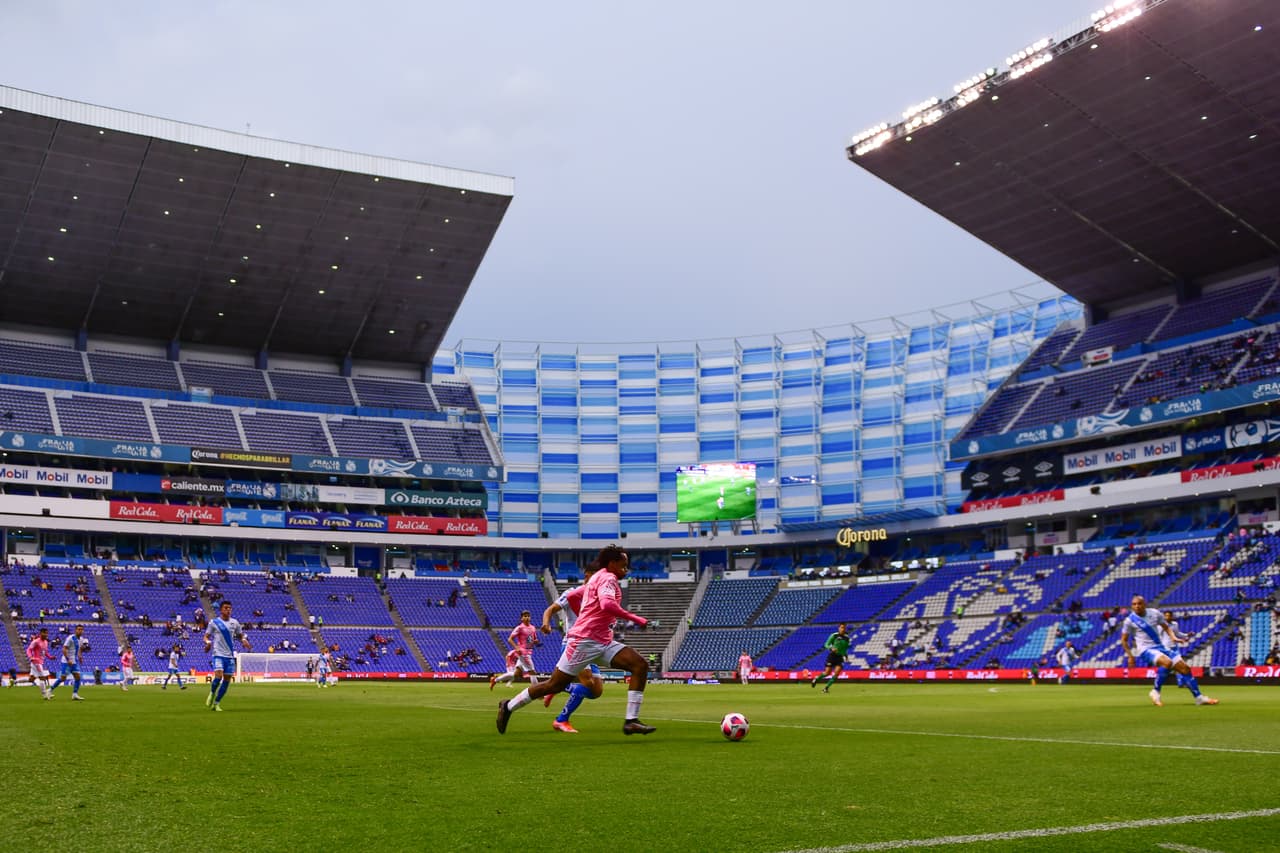 El Estadio Cuauhtémoc recibía un partido trascendental para Puebla y Pachuca en busca de la zona de repechaje en la Jornada 12.