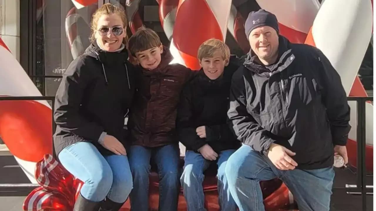 Un sargento de la policía es encontrado muerto con su esposa y sus dos hijos en su casa en Nueva York