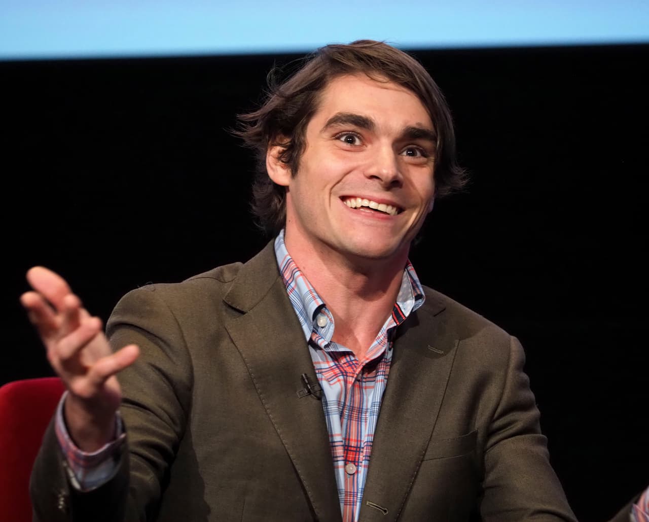RJ Mitte participa en un animado panel de discusión titulado "El poder de la televisión: la representación de la discapacidad en la narrativa", un evento público presentado conjuntamente por la Television Academy Foundation y Easterseals, celebrado el miércoles 24 de abril de 2019 en el Saban Media Center de North Hollywood, California.