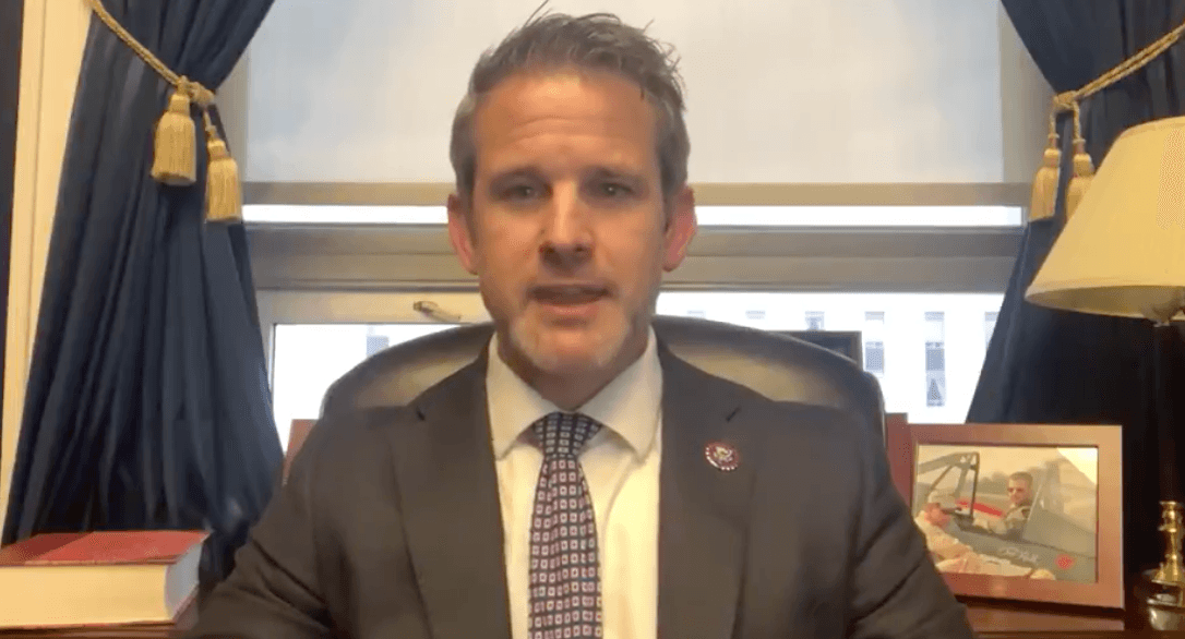 "No estás protegiendo al país. ¿Dónde está el guardia de DC? Ha terminado y su legado será un desastre. Esto es un golpe de estado", representante federal por Illinois del distrito 16, Adam Kinzinger.