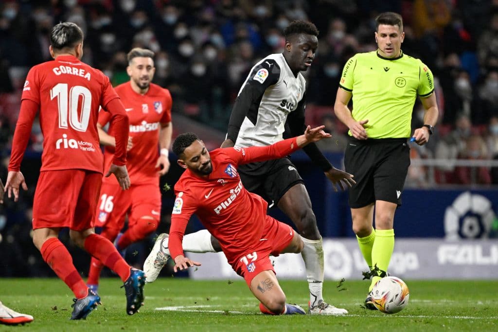 Los goles de Ángel Correa (90+1') y Mario Hermoso (90+3'), el Atlético de Madrid logra lo imposible y vencen 3-2 al Valenciatras haber arrancado el partido perdiendo 0-2.