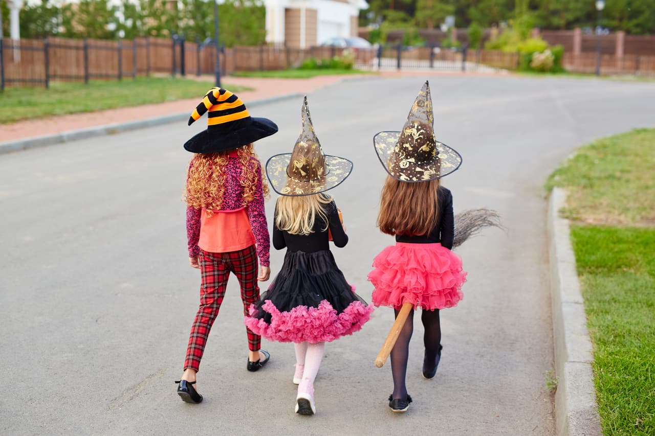<a href="https://family.do512.com/events/2021/10/31/sensory-friendly-halloween-concert-tickets" target="_blank">Halloween Boo-Gie in the Park </a>
<br>
<br>Disfruta de conciertos hechos para todas las edades con música en vivo en un entorno seguro, accesible y adaptable este domingo 31 de octubre a la 1p.m.
<br>
<br>El concierto es gratis para el público; estacionamiento gratuito fuera de la vía pública; golosinas proporcionadas por Amy's Ice Cream.
<br>
<br>
