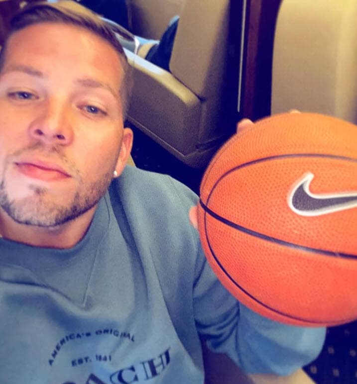 Conoció a Clarissa Molina hace tres años cuando ella filmó la primera parte de 'Qué León', proyecto que protagonizó con Ozuna.
<br>