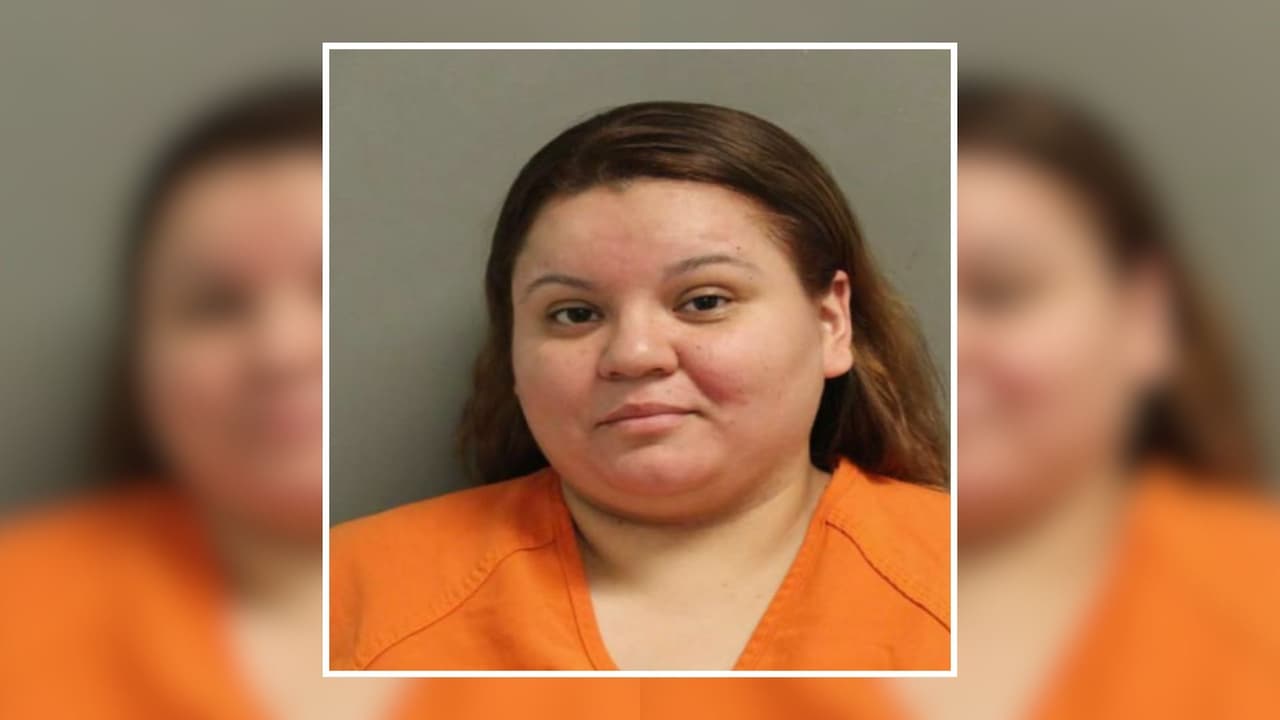 Desmantelan centro de apuestas ilegales disfrazado de establecimiento abandonado en Humble: una mujer fue arrestada