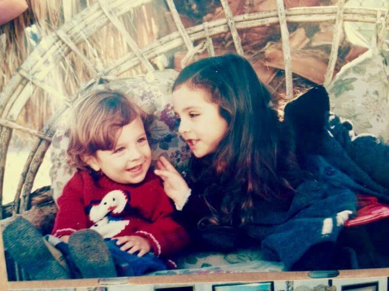 Ricco contó a la periodista que tras la muerte del protagonista de
<b><a href="https://www.univision.com/entretenimiento/celebridades/los-vimos-hace-25-anos-en-corazon-salvaje-y-ya-fallecieron-fotos" target="_blank">'Corazón salvaje'</a></b>, sus hijos experimentaron cambios emocionales y de carácter.
<br>