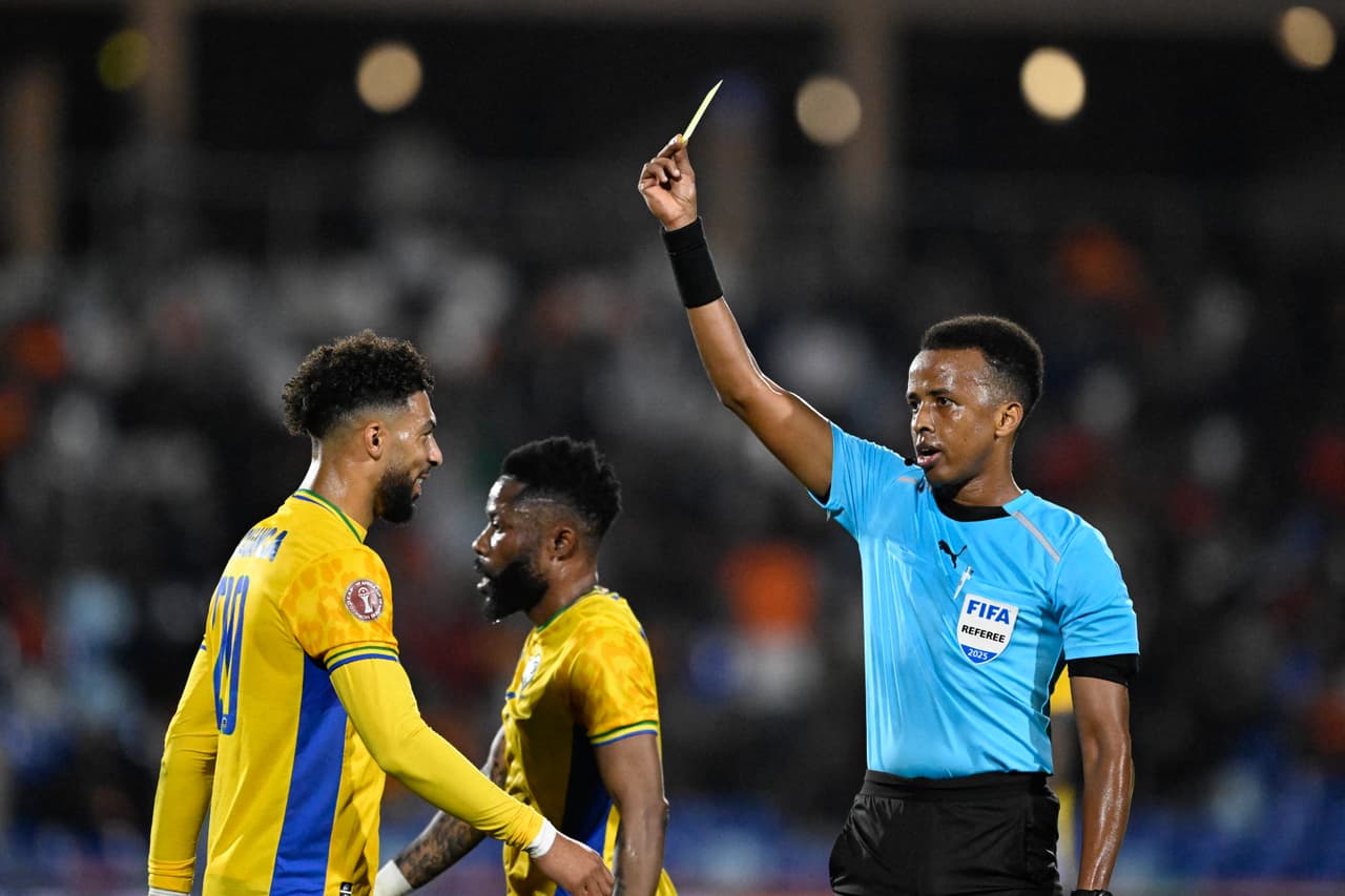 Un árbitro haría historia en la Copa Mundial, pero Estados Unidos le negó la entrada. ¿Quién es Omar Abdulkadir Artan?