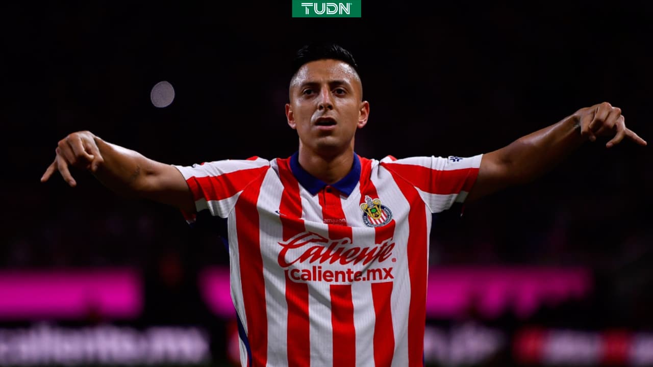 Guadalajara recibe oferta del Spartak de Moscú por 'Piojo' Alvarado