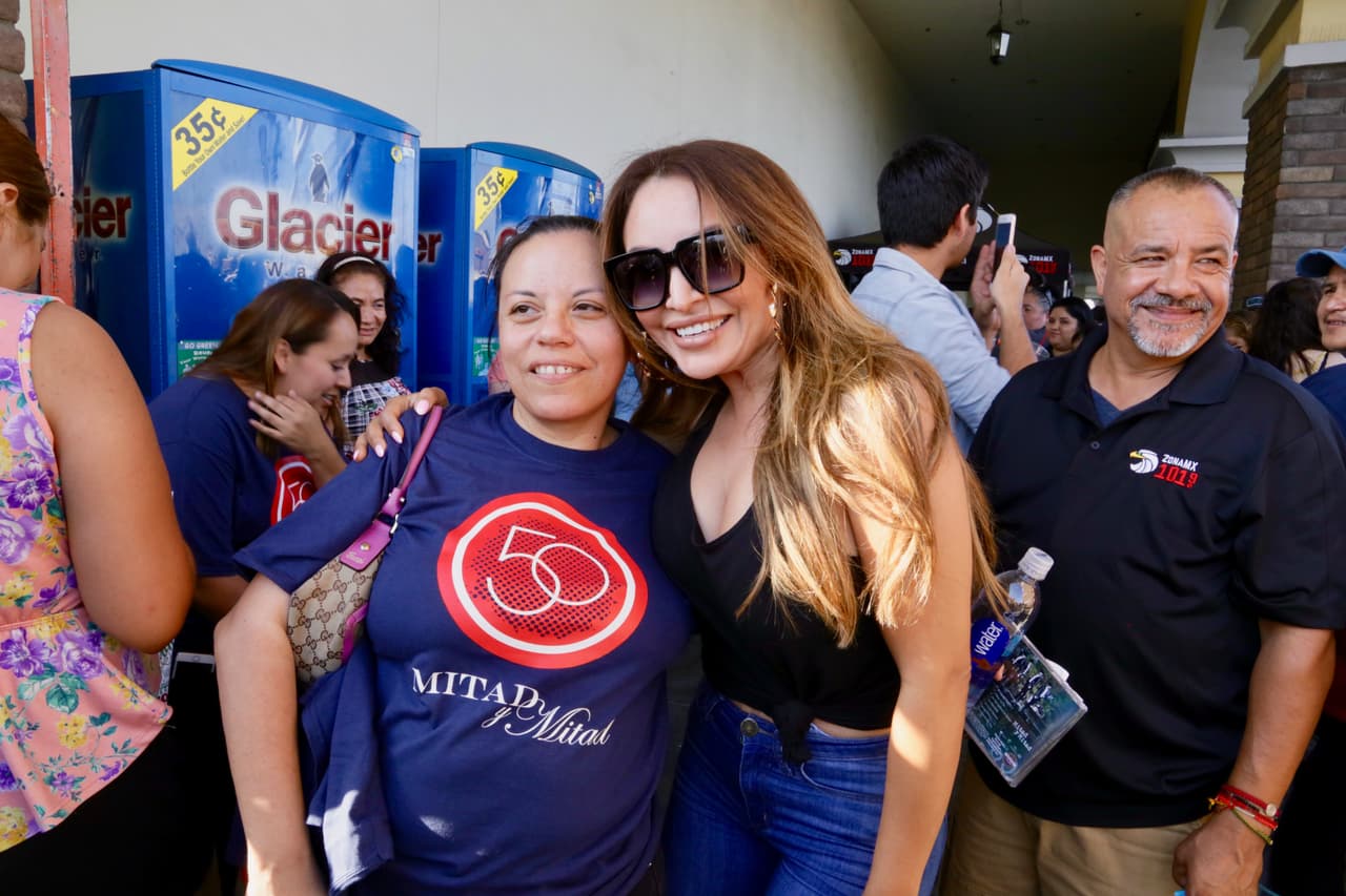 Ya que ellos son quienes le dan de comer con su sintonía.