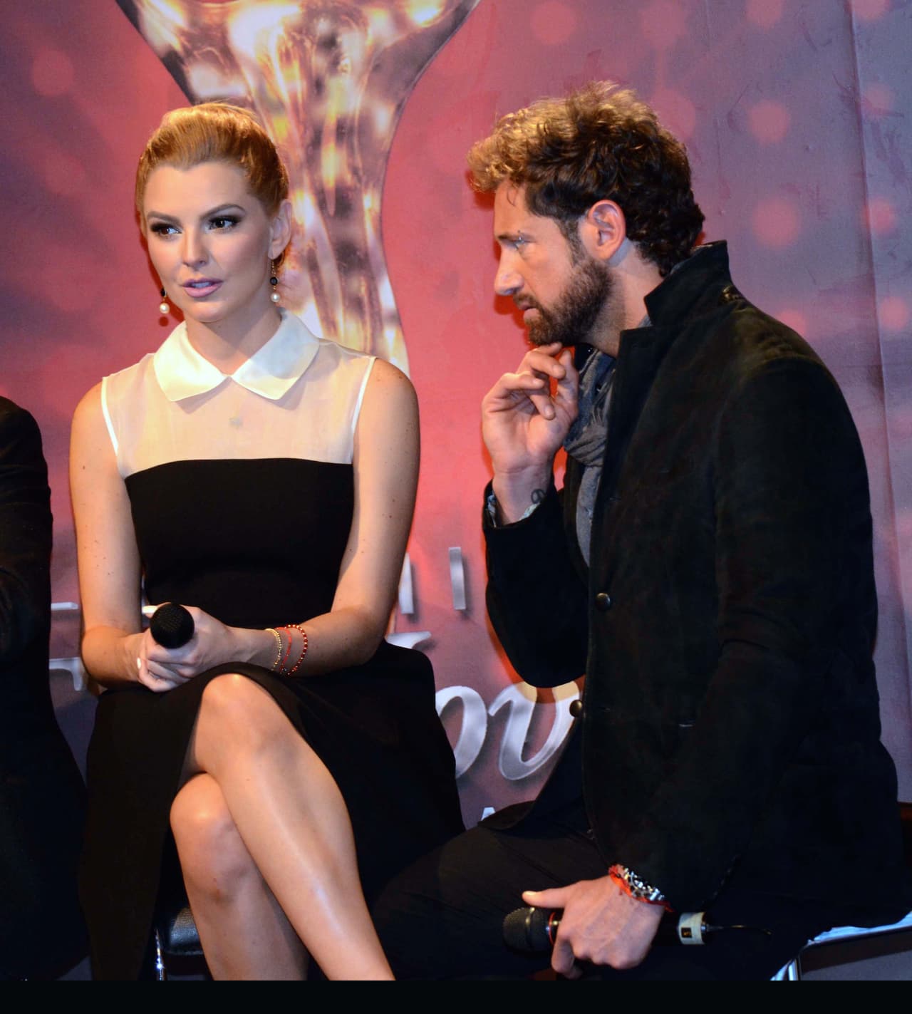 Y aunque por varios meses se les relacionó e incluso acusaban a la rubia actriz de meterse en el matrimonio de Soto, ambos siempre negaron que entre ellos existiera algo más. Curiosamente, Marjorie también es rubia y tiene un look parecido al de Martha Julia y Geraldine Bazán.