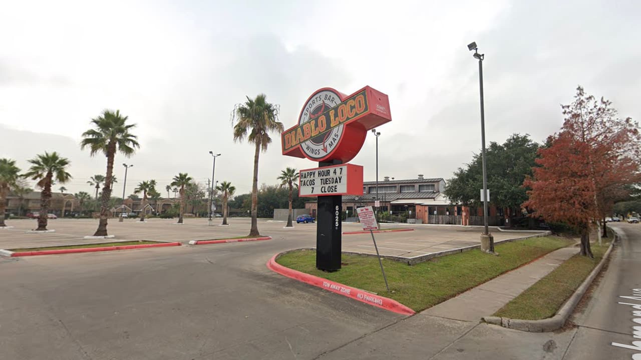 Diablo Loco Sports Bar estará abierto desde las 11 a.m. para recibir a los consumidores que quieran disfrutar del partido que inicia a las 2:05 p.m. desde el Arrowhead Stadium en Kansas City.