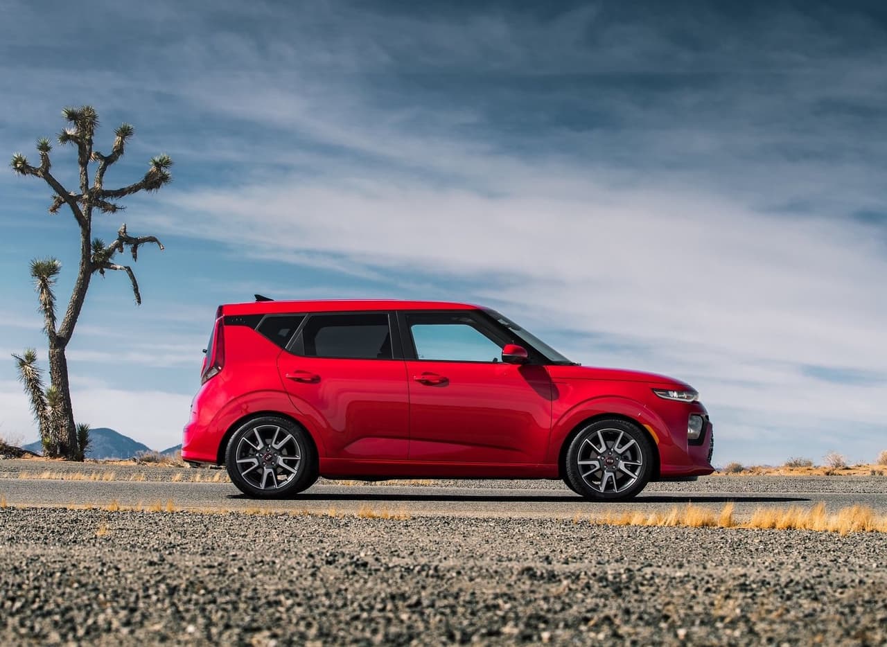 <h3 class="cms-H3-H3"><b>Kia</b></h3>
<br>
<br>
<b>Unidades vendidas en el primer trimestre 2020: </b>137,945
<br>
<b>Diferencia con el primer trimestre 2019: </b>0.99%
<br>
<br>
<b>Unidades vendidas en marzo 2020: </b>45,413
<br>
<b>Diferencia con marzo 2019: - </b>18.6%