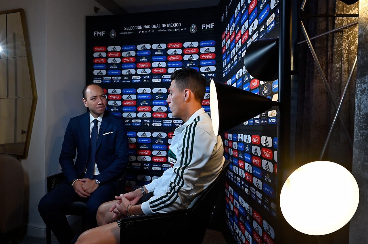 “Me ha ayudado muchísimo, obviamente en el plano deportivo, pero en el personal he crecido, he madurado, he vivido de todo tipo de situaciones aquí en la selección, tanto muy buenas como no tan positivas y todo eso me ha hecho una persona que va por buen camino y evolucionando
<b> </b>día con día”, comenta Moreno.