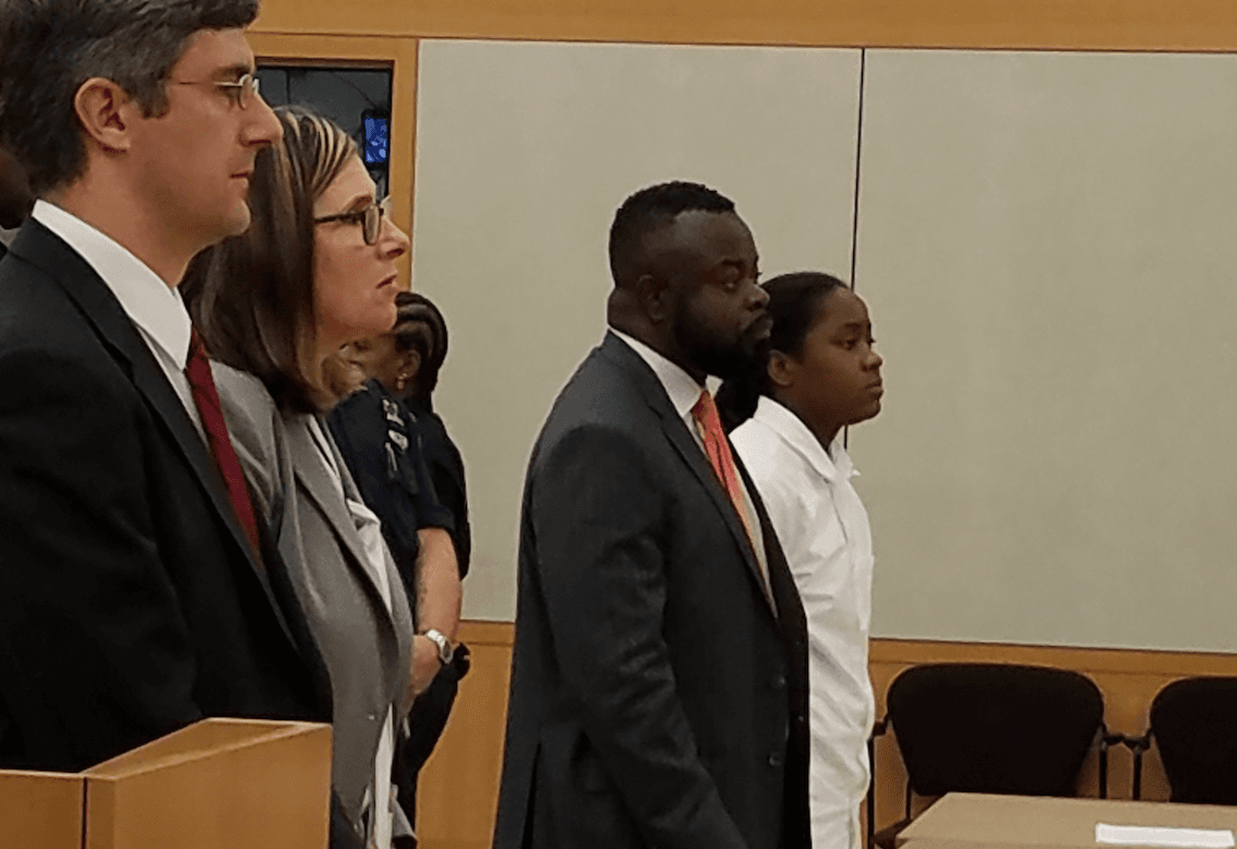 Adolescente acusada por apuñalar mortalmente a su compañera de clase en New Rochelle, es sentenciada a 17 años en prisión