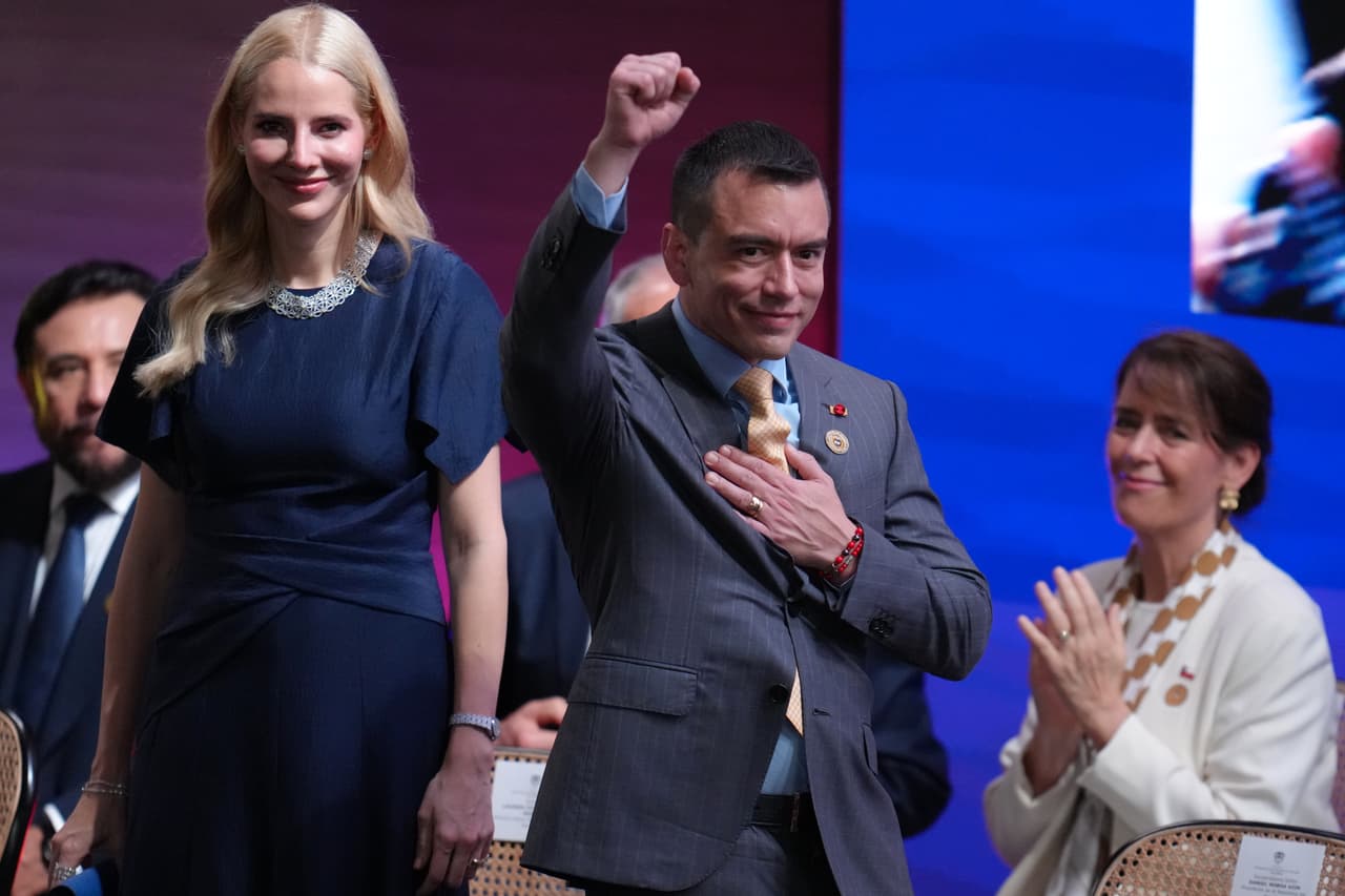 El presidente de Ecuador, Daniel Noboa, llega a la toma de posesión del presidente de Colombia, Abelardo de la Espriella, en Cali, Colombia, el viernes 7 de agosto de 2026. (Foto AP/Matías Delacroix)