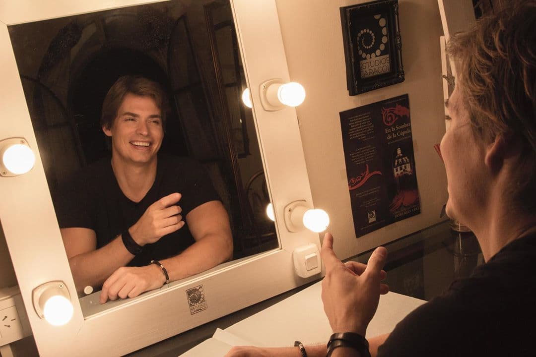 <b>7. Carlos Baute</b>