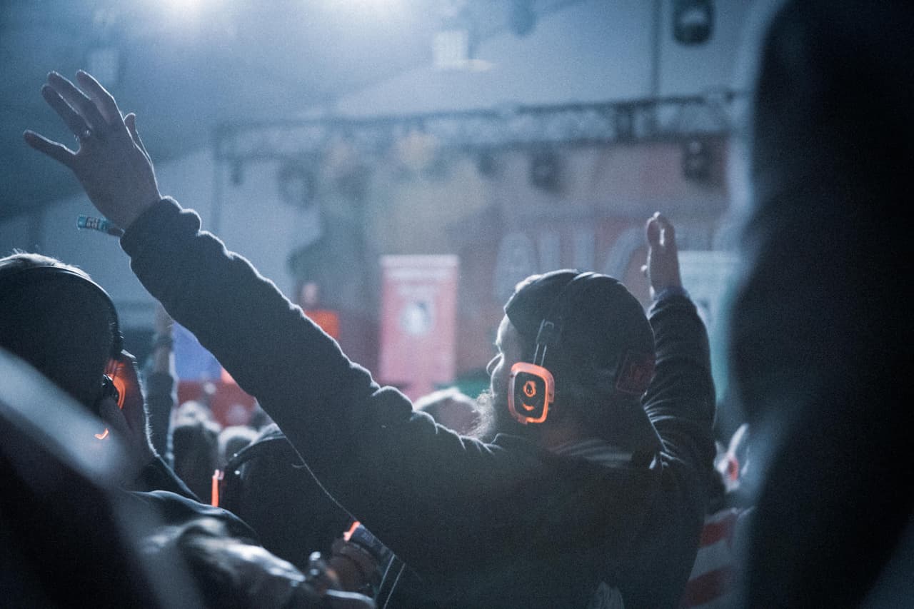 O la cantante Mega Thee Stallion quien al salir tarde de su hotel fue rechazada a salir a cantar su segunda presentación.