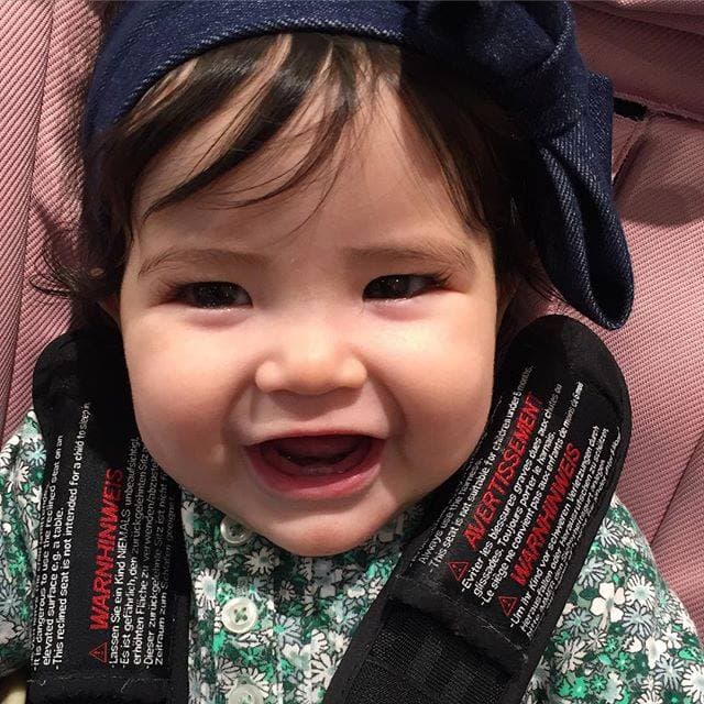 De vez en cuando Giulietta se deja el flequito como su mamá.