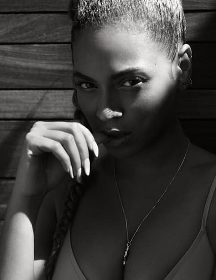 ¡Ah Beyoncé! Entre algunas libras extras y esos shorts tu cuerpo se pierde por completo.