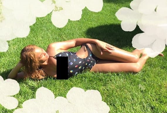 Sin embargo, otras veces la hemos visto sólo con el traje de baño y no se ve tan mal.