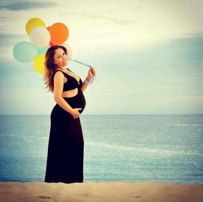 Así lucíó nuestra
<b>Bronquita</b> en las fotos oficiales de su embarazo.