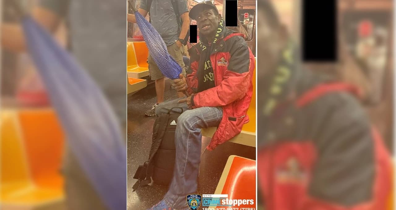 Hombre toquetea a mujer en el subway de Manhattan y señala que puede tocar a quien quiera