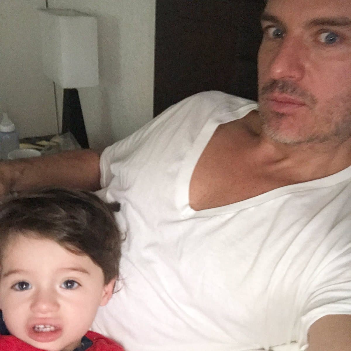 <b><a href="http://www.univision.com/temas/ramiro-fumazoni">Ramiro Fumazoni</a></b> es también uno de los afortunados en tener unos mellizos en su vida, y es que hace dos años los concibió junto a la también actriz
<b>Jessica Mass</b>.