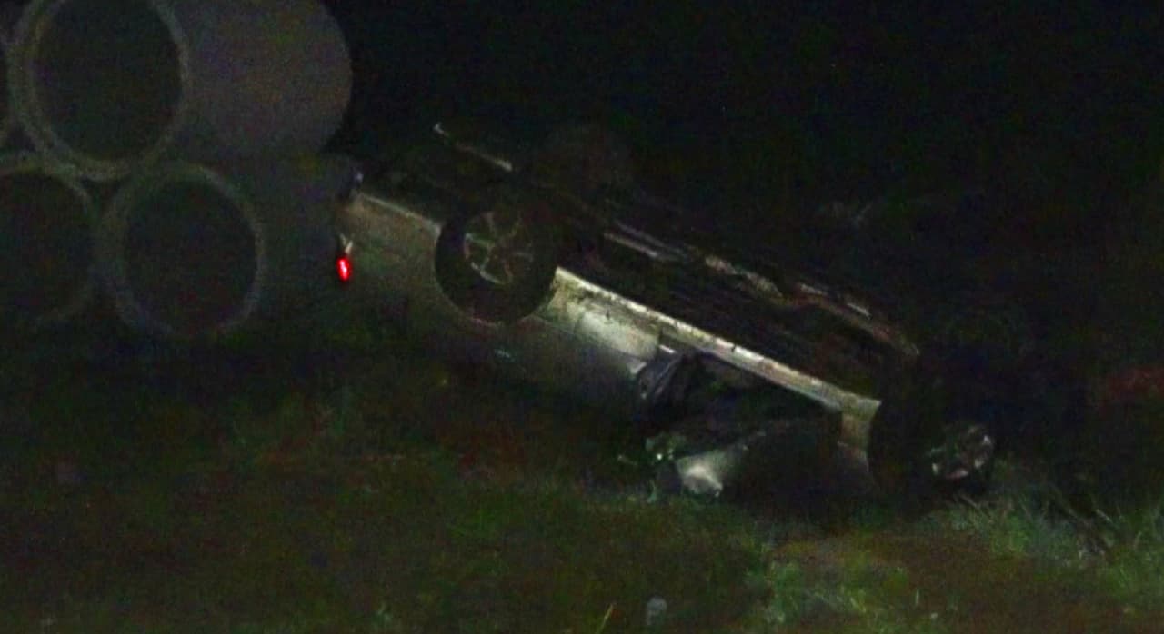 Muere conductor tras choque al noreste de Houston que provocó que se quemara su vehículo