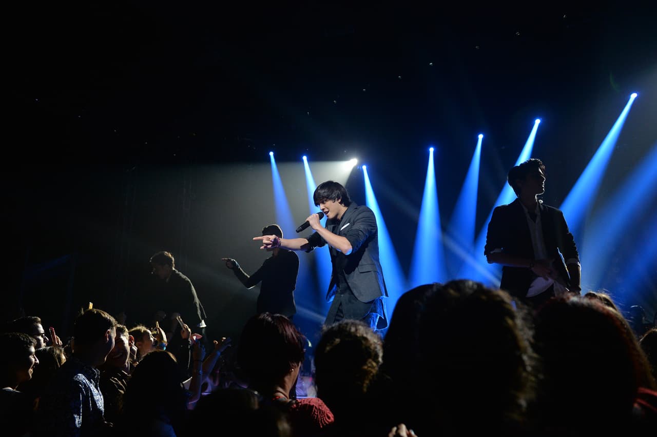 We all love CNCO! Eric, Zabdiel, Christopher, Joel y Richard cantaron sus éxitos "Tan fácil" y "Quisiera", si te perdiste la presentación
<a href="http://www.univision.com/shows/la-banda/cnco-regreso-a-la-banda-y-canto-tan-facil-y-quisiera-video" target="_blank"><b>aquí </b></a>la puedes ver una y otra vez.