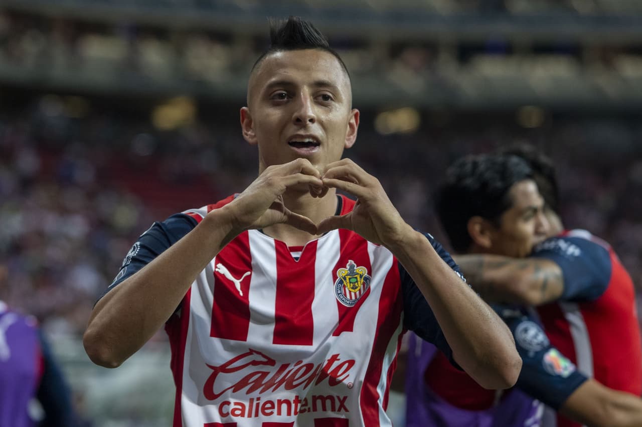 El 'Piojo' recibió una asistencia del '10' y logró su tercer tanto con la camiseta rojiblanca.