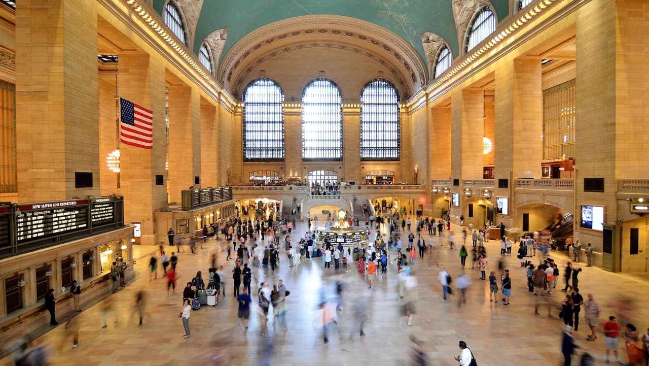 Mujer en aparente crisis emocional provoca evacuación y retrasos en Grand Central