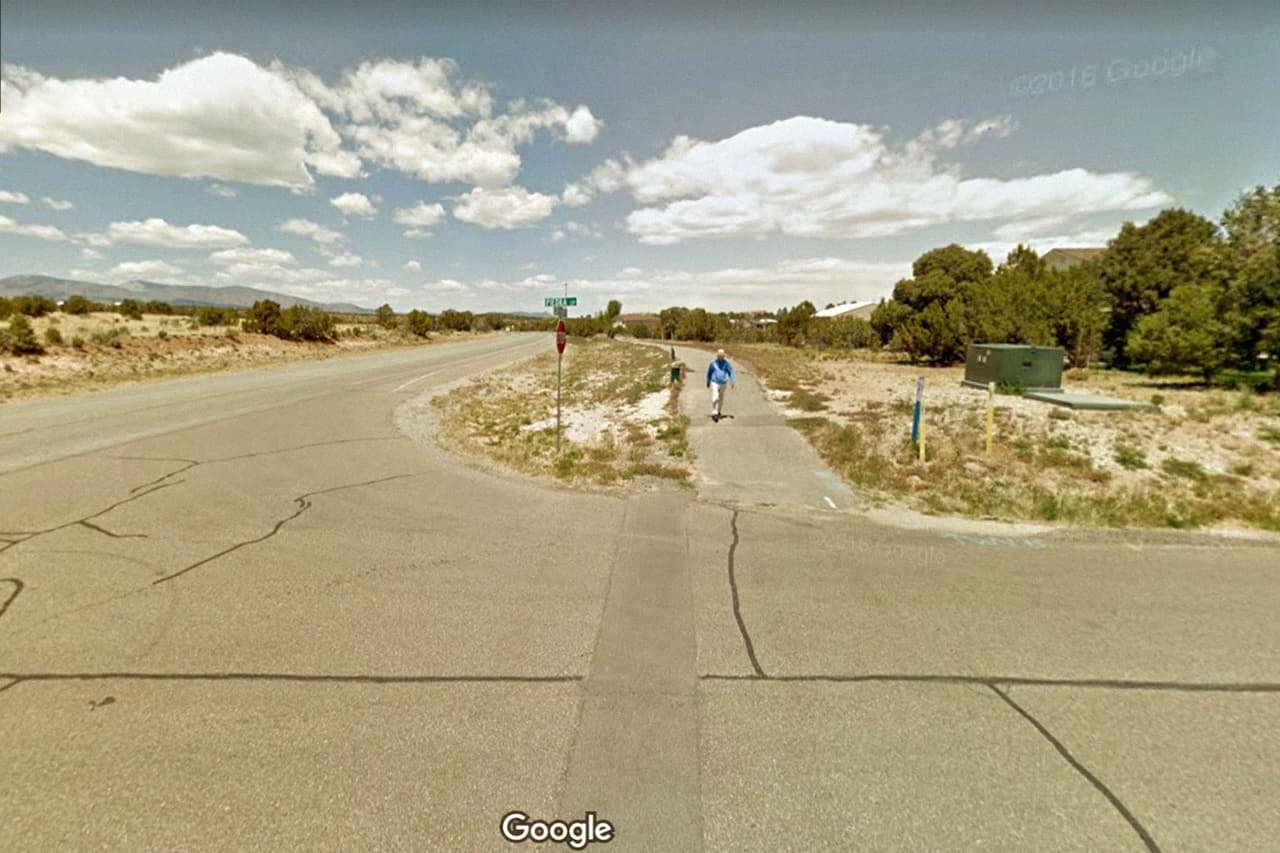 <b>Puesto 1. Condado Los Álamos, Nuevo México. </b>
<br>
<br>Porcentaje del condado con sequía extrema o excepcional (12 de julio de 2021): 100%.
<br>
<br>Semanas con 100% de sequía excepcional en el último año: 40.
<br>
<br>Semanas con al menos un 50% de sequía excepcional en el último año: 40.
<br>
<br>Número de semanas consecutivas con cualquier porcentaje de sequía extrema o excepcional: 45 (del 1 de septiembre de 2020 al 12 de julio de 2021).
<br>
<br>Población: 18,625 habitantes.
<br>
<br>La investigación realizada por Williams analizó los anillos de los árboles para descubrir que el período seco actual solo es comparable a uno parecido que ocurrió a finales del siglo XVI.
<br>